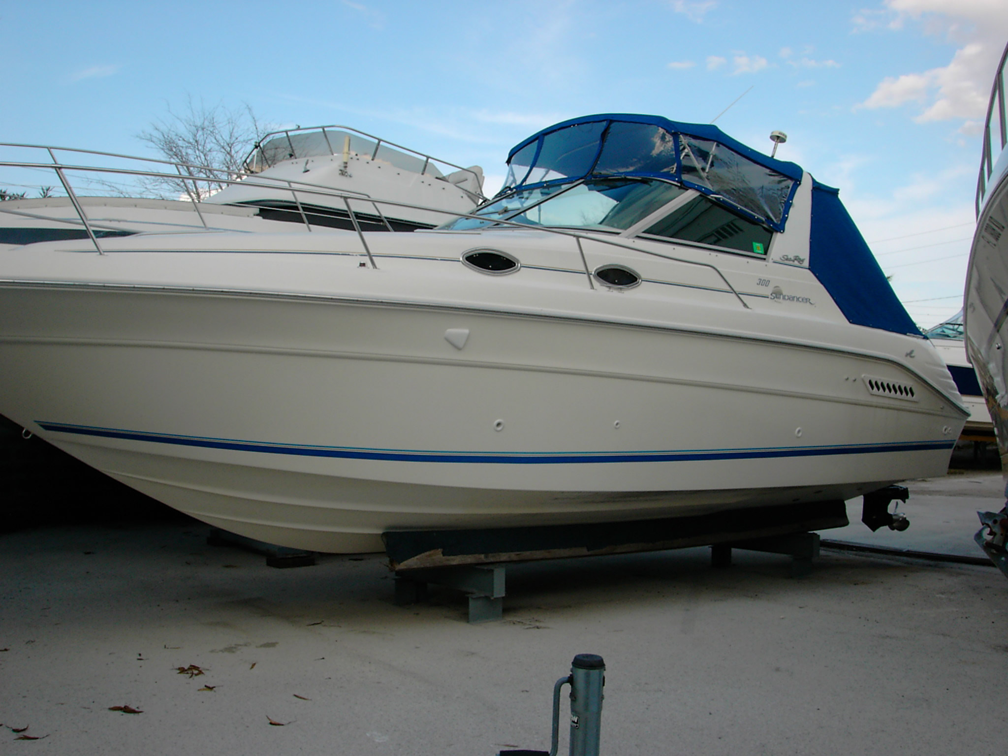30 ft. 1994 Sea Ray 300 Sundancer – Palm Harbor Yacht Sales